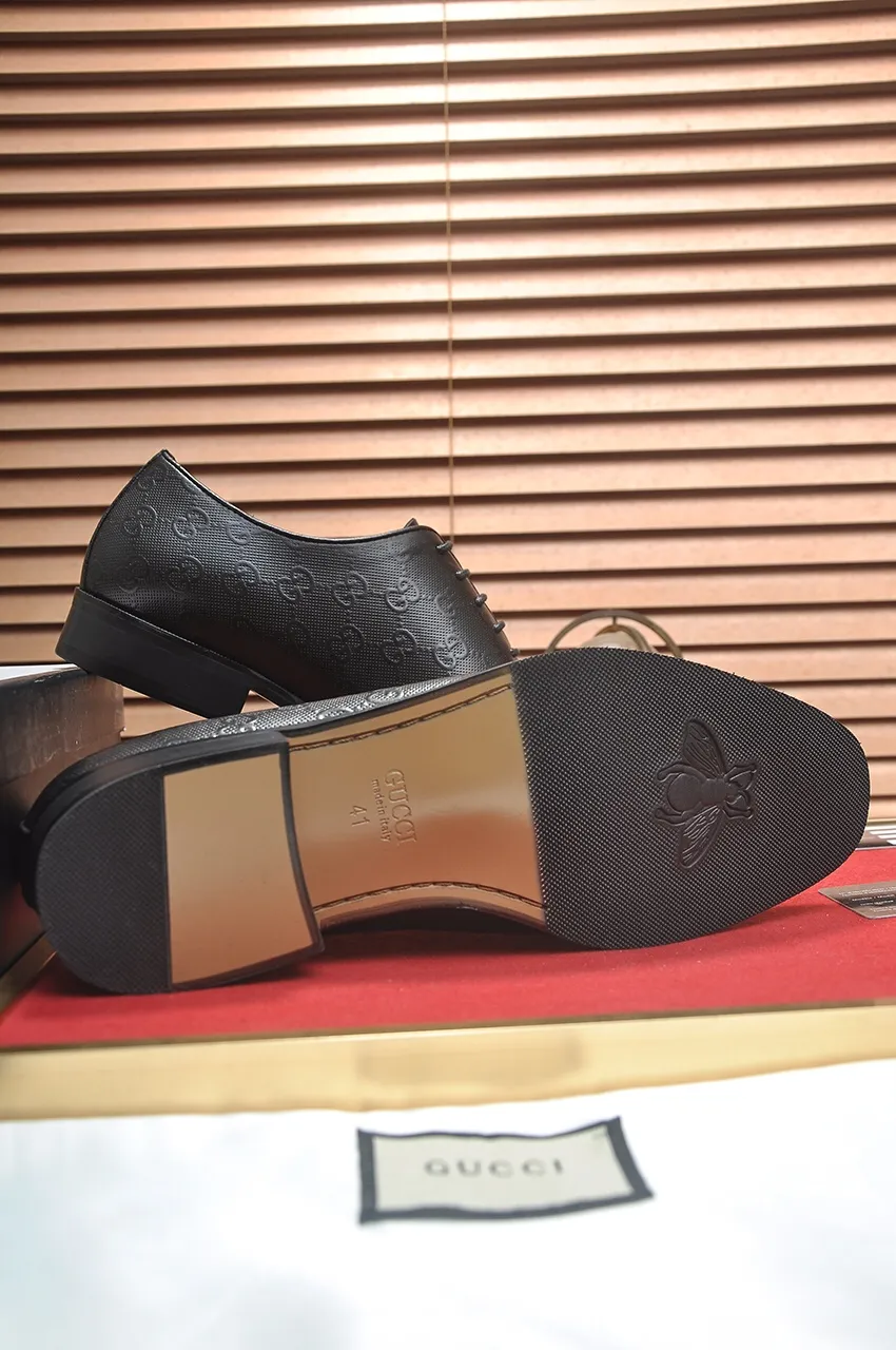 Men's shoes💰500💶Italy's top luxury men's shoe giant (GUCCI) (Gucci) (full cowhide lining) new arrival🍃Original European style🔰 Pleasant to the eye😍In order to make the shoes more durable and non-deformable🌀The production continues to follow traditional methods but there is still no lack of innovation💪Choose original sheepskin for the leather♻️ Smooth and natural And extra bright ⭐Made of imported cowhide, the first choice of rich people 38-45 (45 customized)